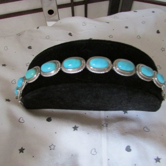 Jewelry - Blue turquoise line Bracelet